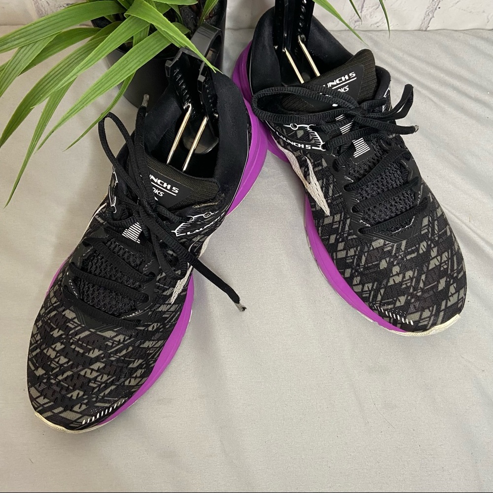 Brooks Launch 5 Athletic Running Shoes - Picture 10 of 11